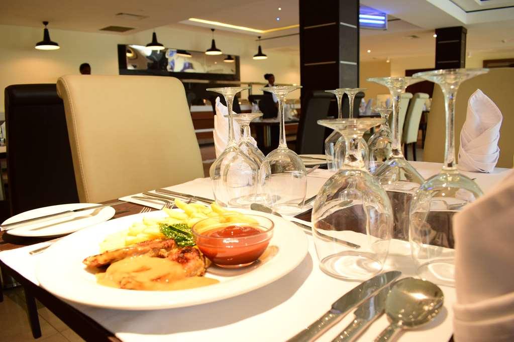 Monty Suites & Golf Uyo Restoran fotoğraf