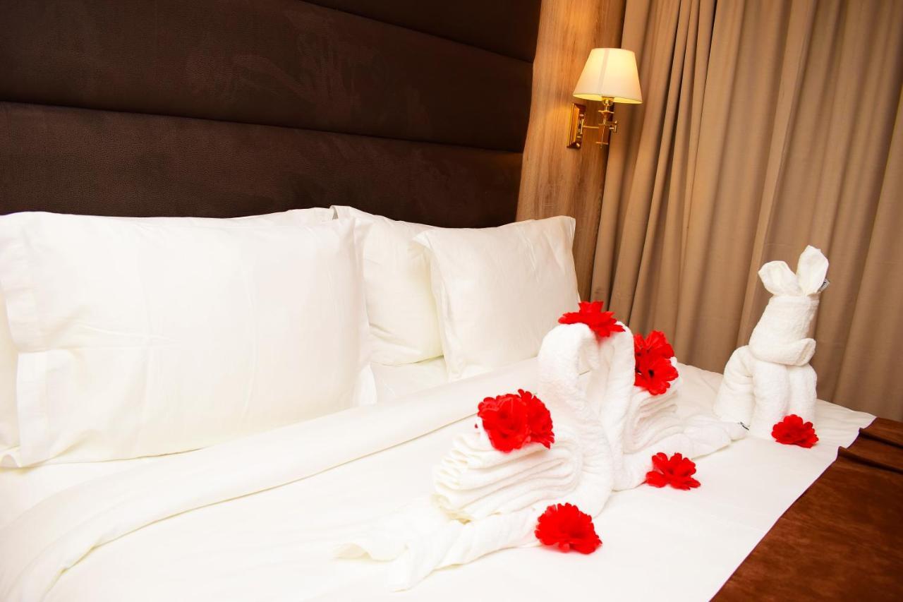 Monty Suites & Golf Uyo Dış mekan fotoğraf