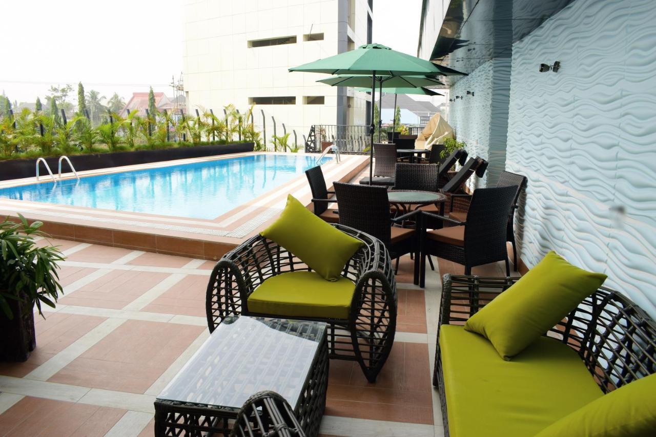 Monty Suites & Golf Uyo Dış mekan fotoğraf