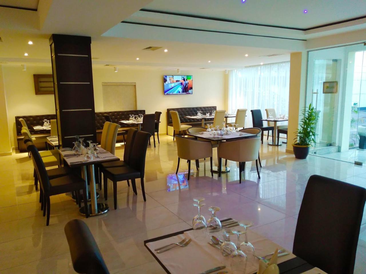 Monty Suites & Golf Uyo Dış mekan fotoğraf