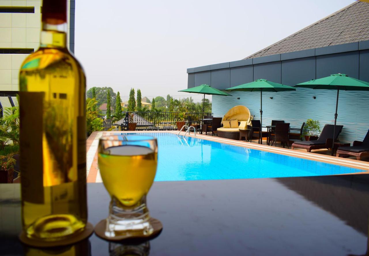Monty Suites & Golf Uyo Dış mekan fotoğraf